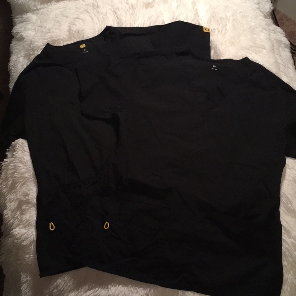 🎉50% OFF!🎉 Set of 2 wonderwinks XS scrub tops